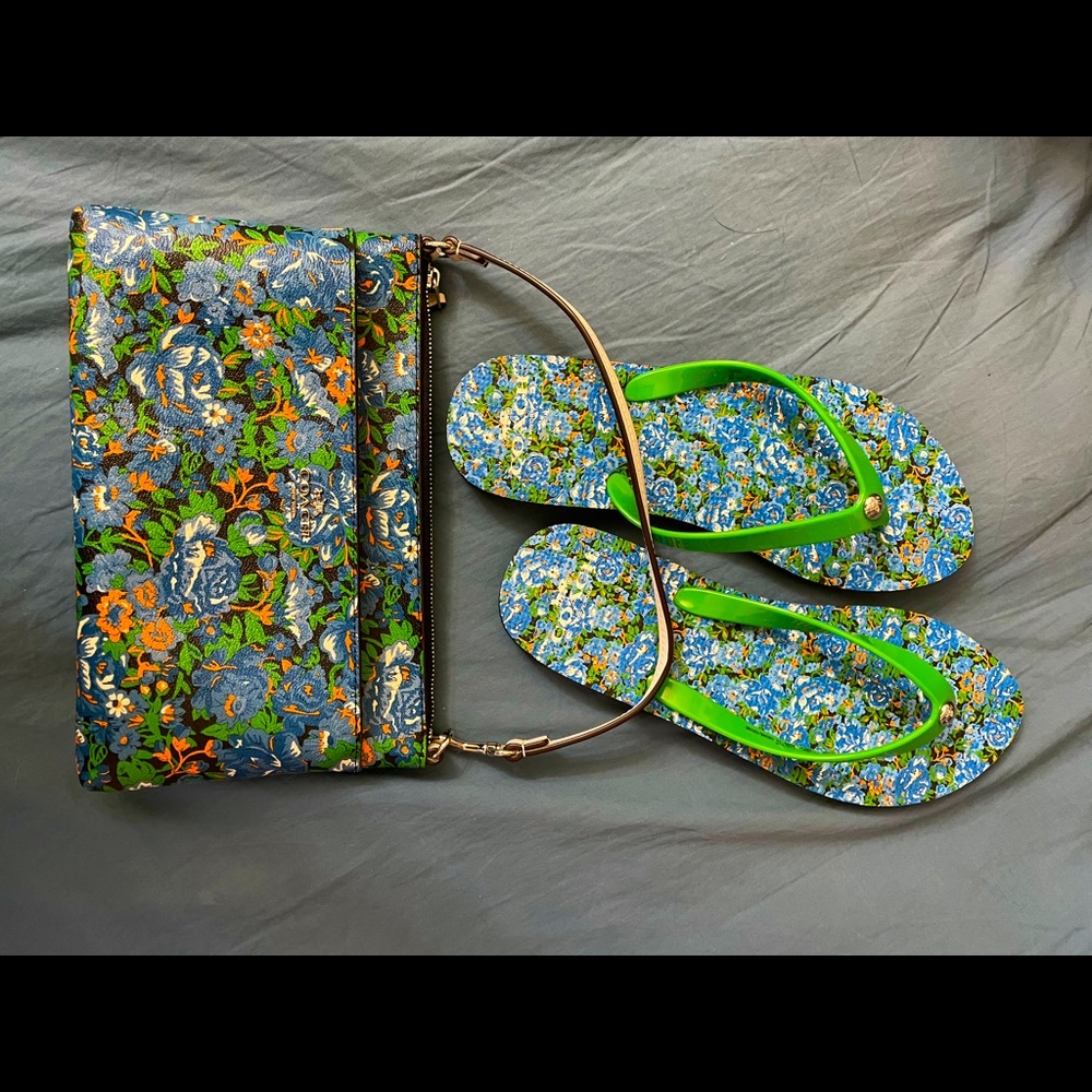 MATCHING COACH clutch & flip flops.
